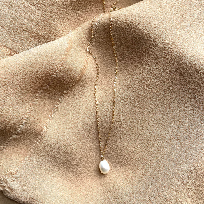 Baroque Pearl Solitaire Necklace