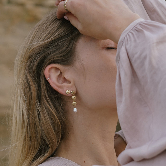 Lorelei Earrings with White Baroque Pearl